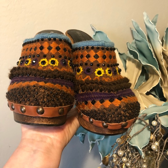 Miu Miu Vintage 90’s wooden Boho Platform Clogs - Picture 5 of 14